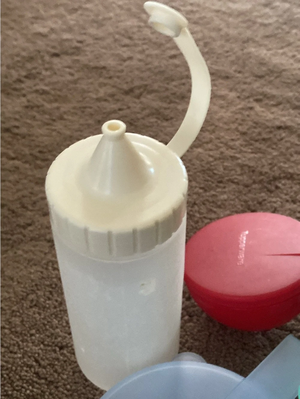 Bundle of Tupperware brand Tupperware misc pieces